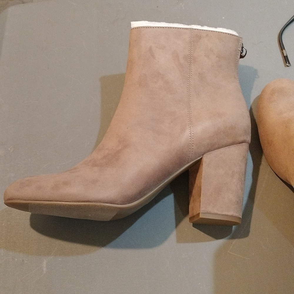 Boots - Picture 2 of 5